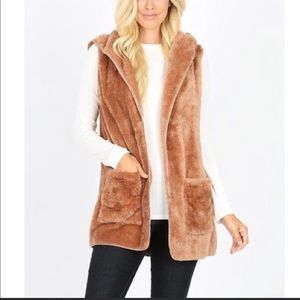 ZENANA OUTFITTERS TAN COZY UP COCOON VEST FURRY HOOD/POCKETS SIZE LARGE NWOT